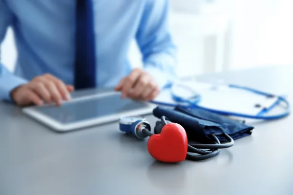 ¿Qué médico trata enfermedad coronaria?